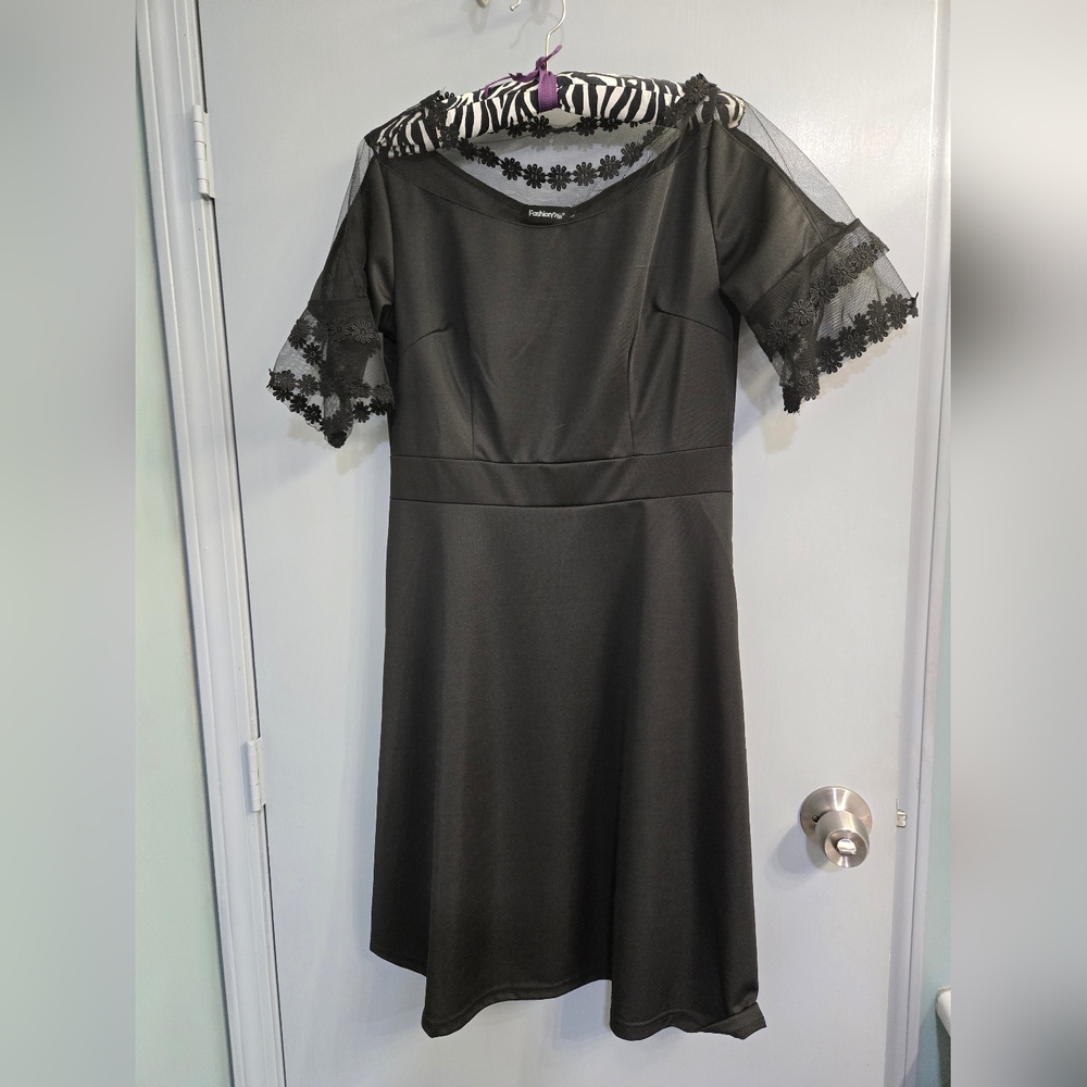 Elegant Black Midi Dress with Lace Sleeves